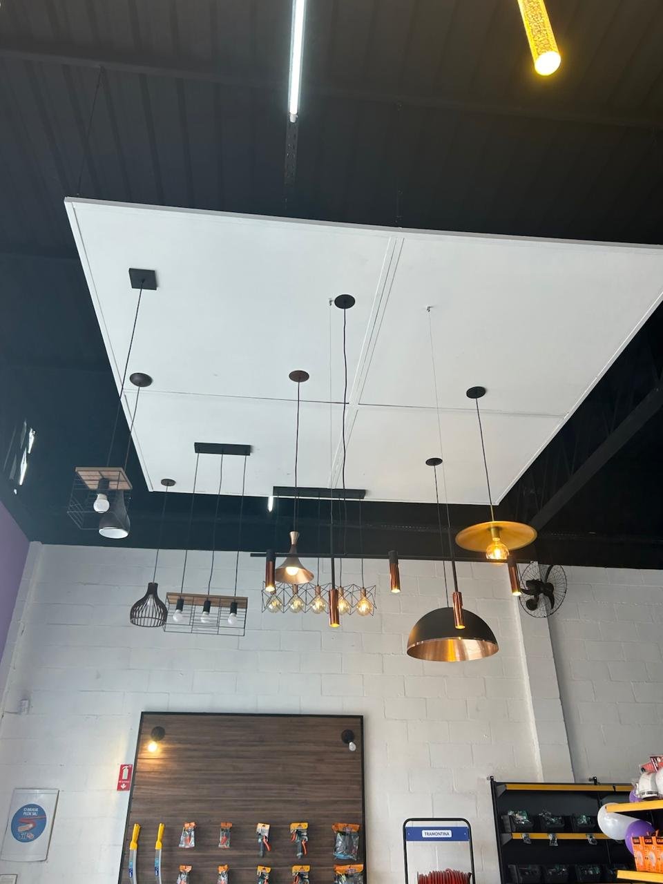 Foto do teto de lustres