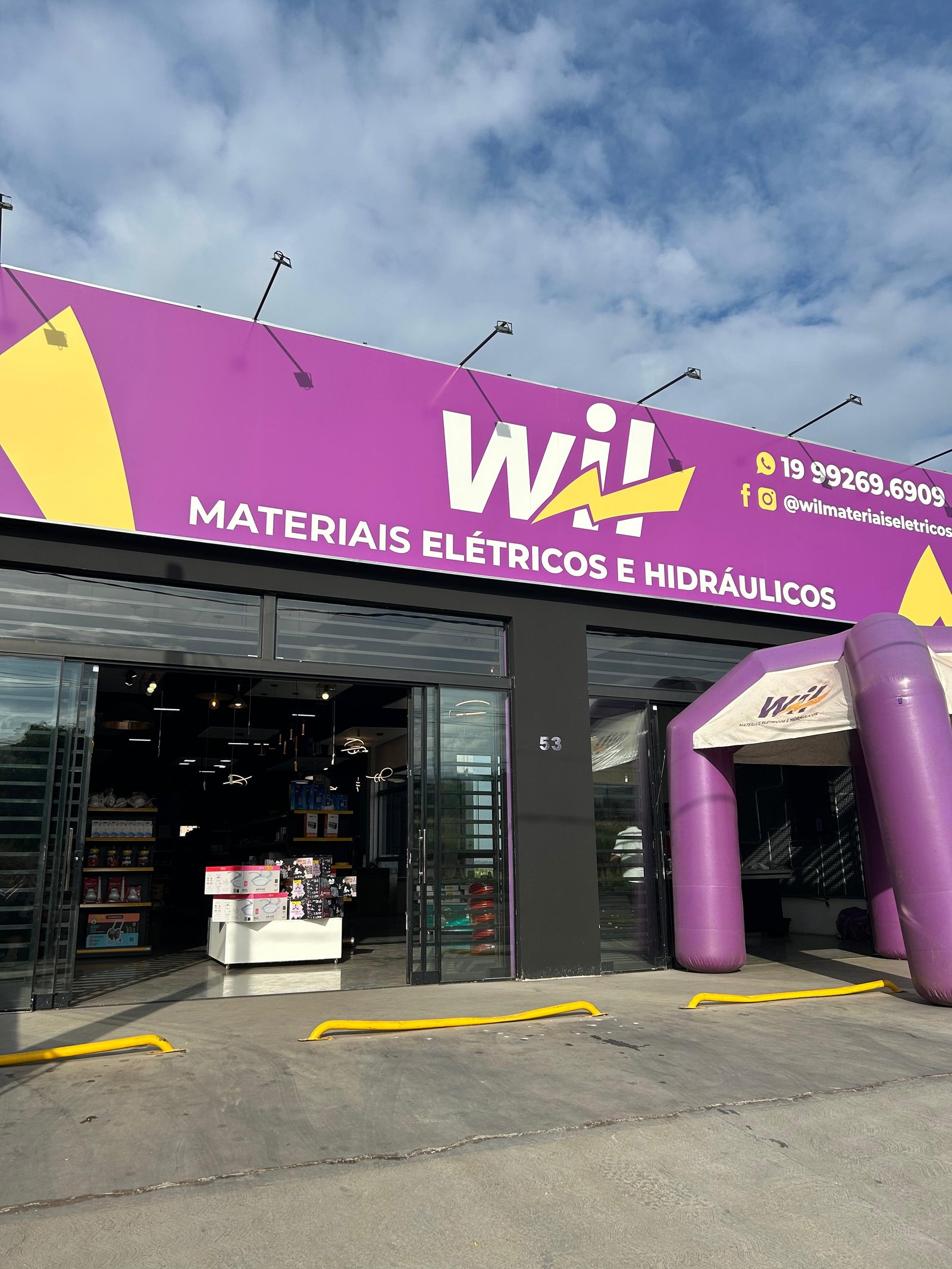 Foto da fachada da loja